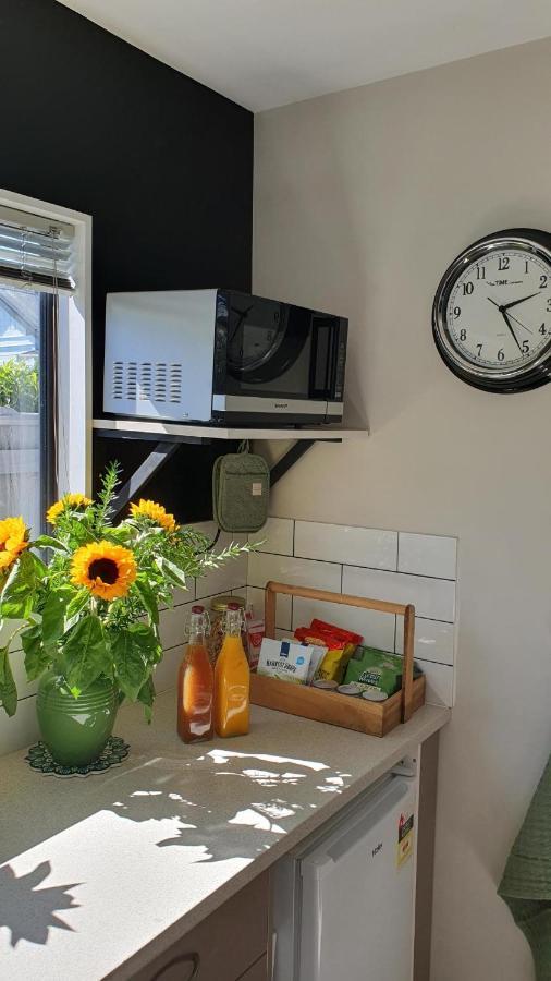 The Tin Hut Apartment เบลนิม ภายนอก รูปภาพ
